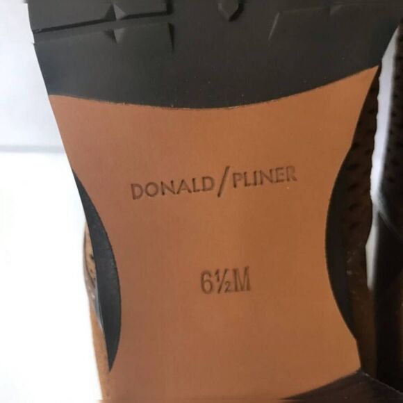 Donald Pliner Darla Brown Suede Perforated Western Chelsea Ankle Boots Booties 6 - Picture 10 of 10